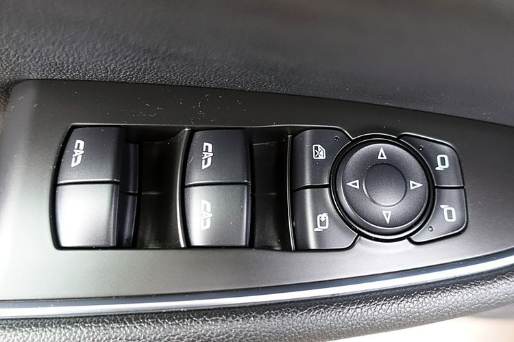 Opel Insignia Skóra+FOTELE WENTYLOWANE+Led+Navi 3Lata GWAR. I-wł Kraj Bezwyp F23% 4x2 zdjęcie 16