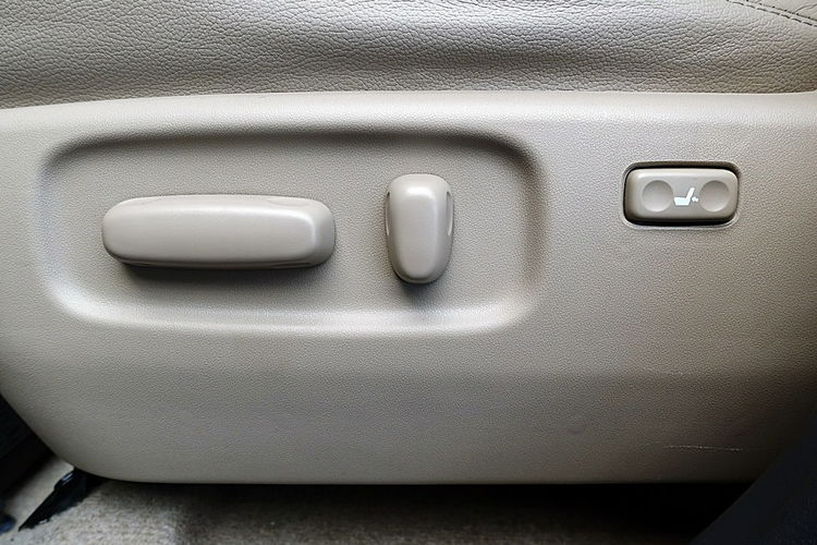 Toyota RAV-4 AUTOMAT 4x4 2.0 16V 158KM Skóra+Navi+Kamera Kupiony w POLSKIM SALONIE 4x2 zdjęcie 17