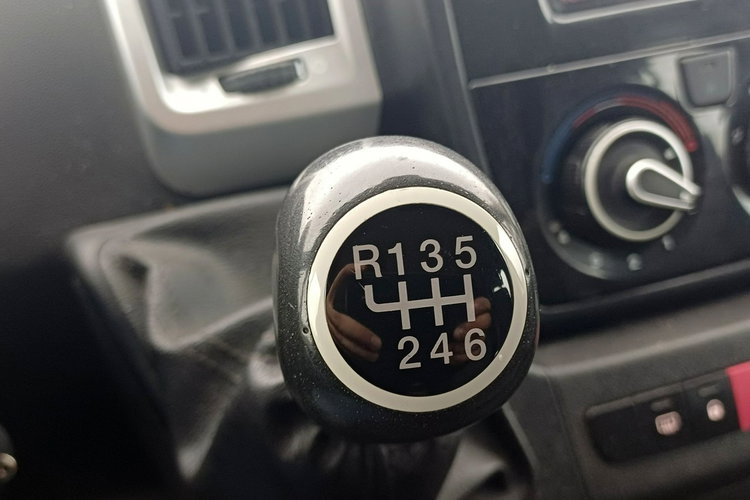 Fiat Ducato Brygadówka 7-Osób + skrzynia 3.40 x 2.10 m Salon PL zdjęcie 17