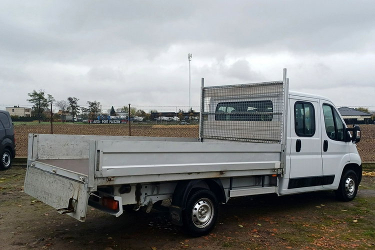 Fiat Ducato Brygadówka 7-Osób + skrzynia 3.40 x 2.10 m Salon PL zdjęcie 3