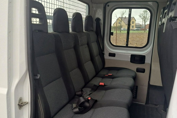 Fiat Ducato Brygadówka 7-Osób + skrzynia 3.40 x 2.10 m Salon PL zdjęcie 9