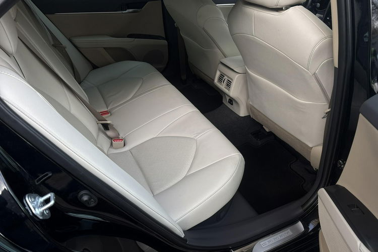 Toyota Camry 2.5 HSD 218KM EXECUTIVE, gwarancja, FV23% zdjęcie 13