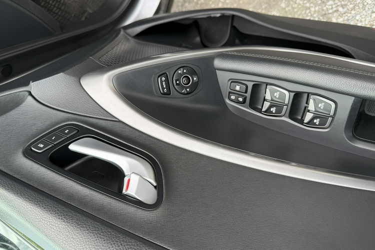 Hyundai Santa Fe 4x4. Wentylowane fotele. Ledy. Ksenon. Skóra. zdjęcie 16