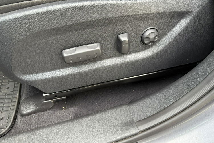 Hyundai Santa Fe 4x4. Wentylowane fotele. Ledy. Ksenon. Skóra. zdjęcie 17