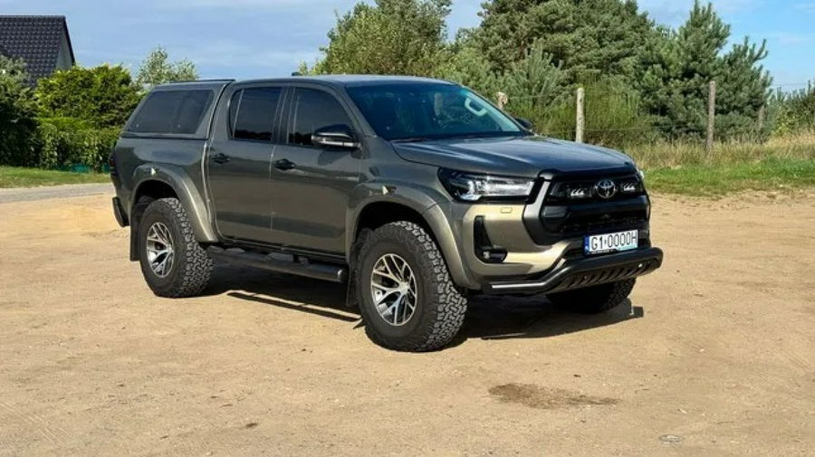 Toyota Hilux 2.8 D-4D / Pakiet AT35 / Najbogatsza wersja / Salon PL / Bezwypadkowy zdjęcie 