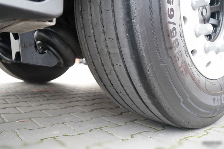 KNAPEN / RUCHOMA PODŁOGA / WALKING FLOOR 90 m3 / 2021 ROK / OŚ PODNOSZONA / OSIE SAF / ALUFELGI / zdjęcie 39