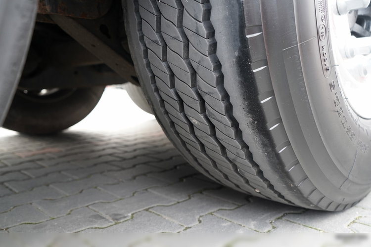 KNAPEN / RUCHOMA PODŁOGA / WALKING FLOOR 90 m3 / 2021 ROK / OŚ PODNOSZONA / OSIE SAF / ALUFELGI / zdjęcie 41