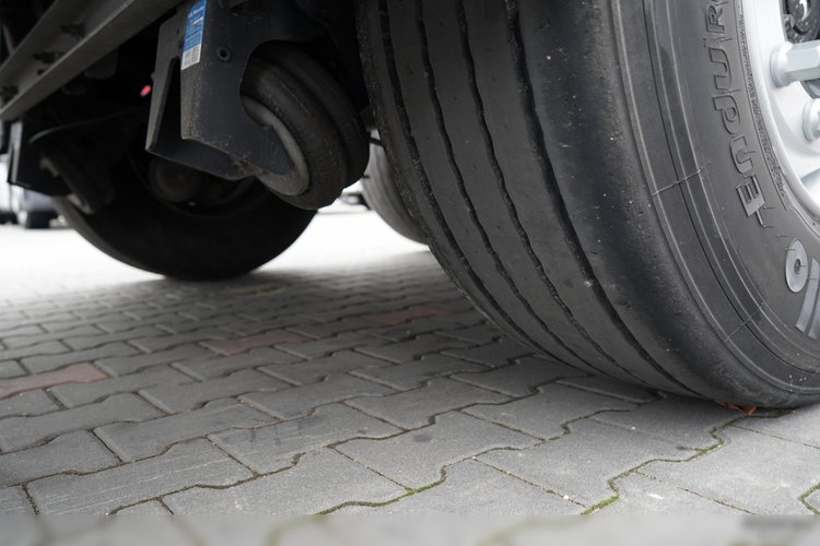 Schmitz -CARGOBULL / FIRANKA / STANDARD / MULDA DO STALI - 9 M / DACH PODNOSZONY / OŚ PODNOSZONA / 2021 ROK zdjęcie 23