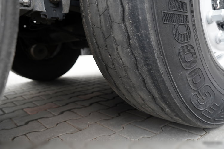 Schmitz -CARGOBULL / FIRANKA / STANDARD / MULDA DO STALI - 9 M / DACH PODNOSZONY / OŚ PODNOSZONA / 2021 ROK zdjęcie 24