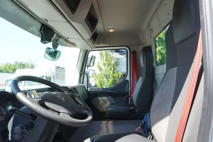 Renault C320 P 4x2 / HDS Fassi 6.2 t / Zasięg 10 m / Platforma 15 EPAL / 50 tys. km zdjęcie 27
