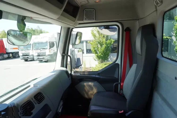 Renault C320 P 4x2 / HDS Fassi 6.2 t / Zasięg 10 m / Platforma 15 EPAL / 50 tys. km zdjęcie 35