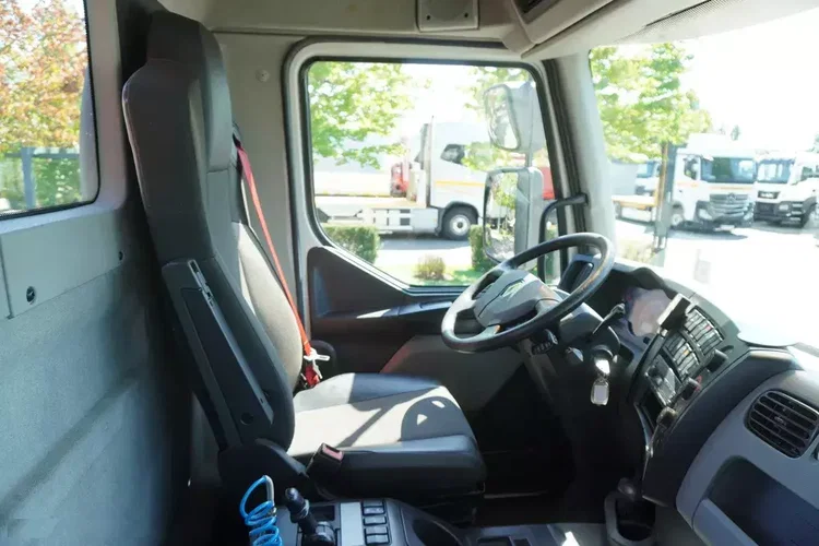 Renault C320 P 4x2 / HDS Fassi 6.2 t / Zasięg 10 m / Platforma 15 EPAL / 50 tys. km zdjęcie 37