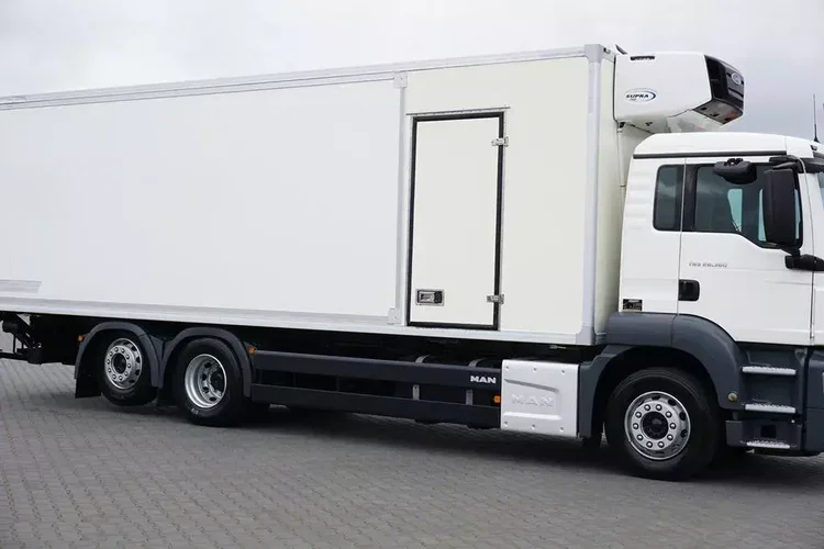 MAN TGS / 26.360 / EURO 6 / CHŁODNIA + WINDA / 20 PALET zdjęcie 15