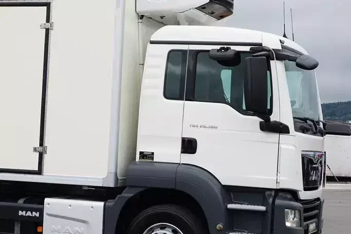 MAN TGS / 26.360 / EURO 6 / CHŁODNIA + WINDA / 20 PALET zdjęcie 24