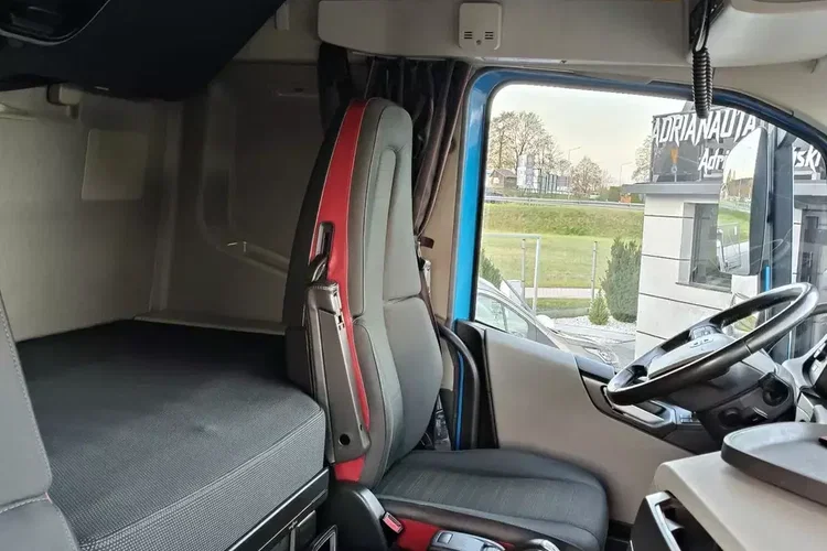 Volvo FH4 500 KM / EURO 6 / ZESTAW PRZESTRZENNY / KLIMA POSTOJOWA / zdjęcie 27