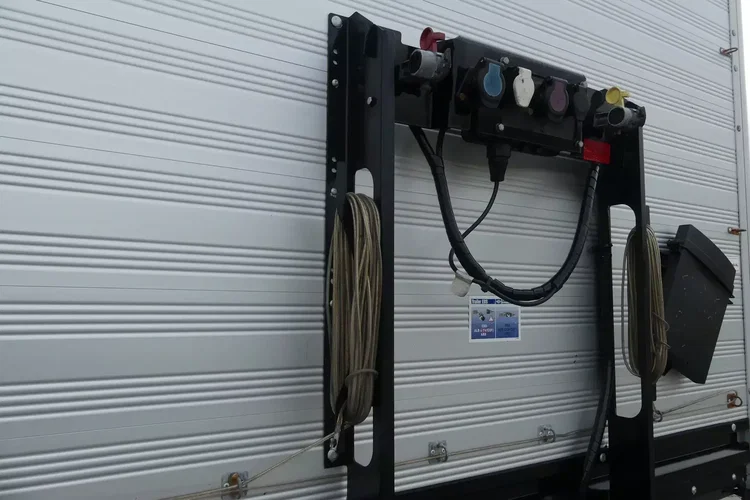 Wielton MEGA / FIRANKA / OŚ PODNOSZONA / ZADBANA / zdjęcie 13