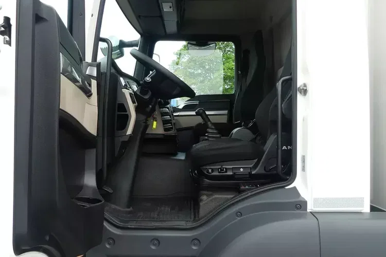 MAN TGM 15.290 / CHŁODNIA + WINDA / EURO 6 / IDEALNY STAN / zdjęcie 25