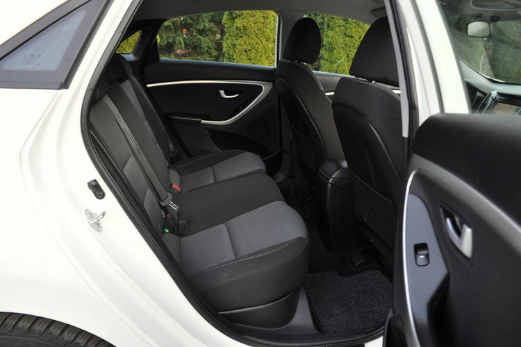 Hyundai i30 1.4i(99KM) Led Duża Navi Kamera Parktronik Welur I Wł Alu 16"ASO zdjęcie 19