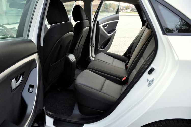 Hyundai i30 1.4i(99KM) Led Duża Navi Kamera Parktronik Welur I Wł Alu 16"ASO zdjęcie 20