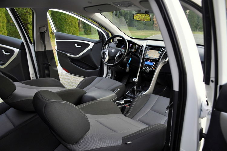 Hyundai i30 1.4i(99KM) Led Duża Navi Kamera Parktronik Welur I Wł Alu 16"ASO zdjęcie 23