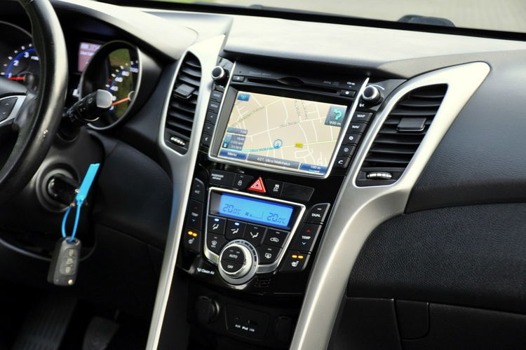 Hyundai i30 1.4i(99KM) Led Duża Navi Kamera Parktronik Welur I Wł Alu 16"ASO zdjęcie 26