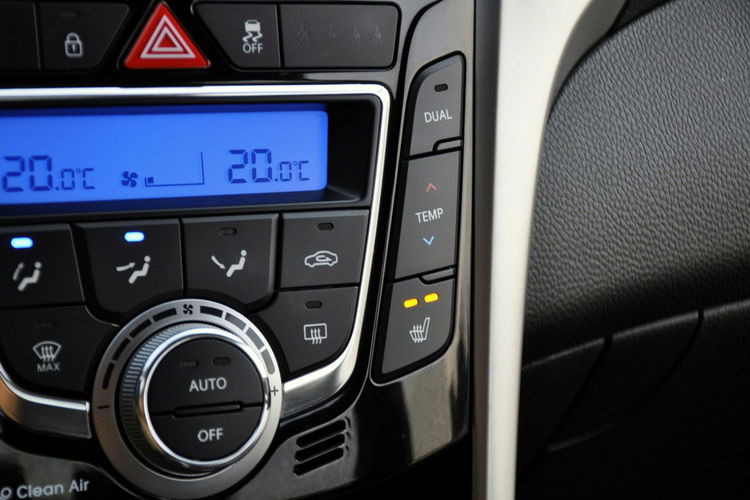 Hyundai i30 1.4i(99KM) Led Duża Navi Kamera Parktronik Welur I Wł Alu 16"ASO zdjęcie 33