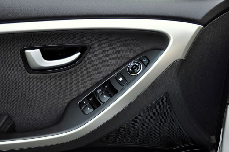 Hyundai i30 1.4i(99KM) Led Duża Navi Kamera Parktronik Welur I Wł Alu 16"ASO zdjęcie 36