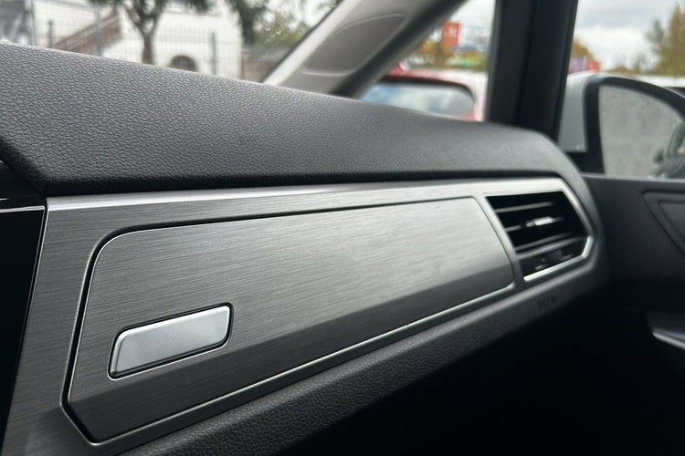 Volkswagen Touran 2.0 TDI 2017 DSG Top Led Radar Alu 17 zdjęcie 18