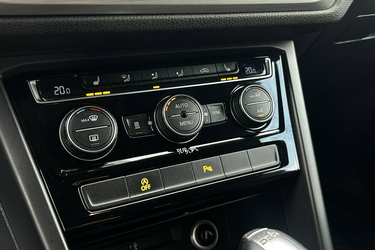 Volkswagen Touran 2.0 TDI 2017 DSG Top Led Radar Alu 17 zdjęcie 19