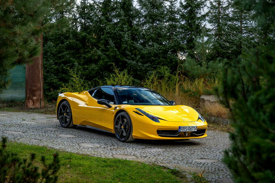 458 Italia 4.5 V8 569HP / Pakiet Carbon / Niski przebieg / Giallo Modena zdjęcie 
