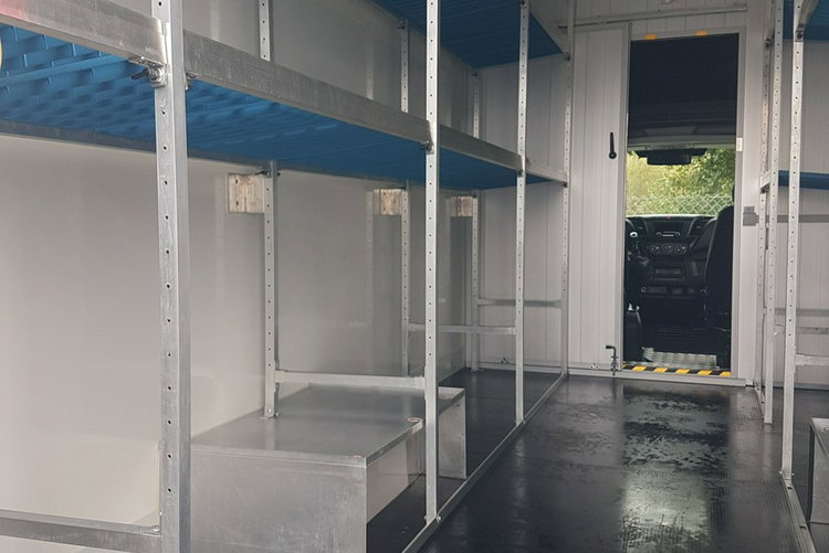 Iveco Daily KONTENER NISKOPODŁOGOWY 4.43x2.23x2.42 SKLEP BAR FOODTRUCK KAMPER AC zdjęcie 24