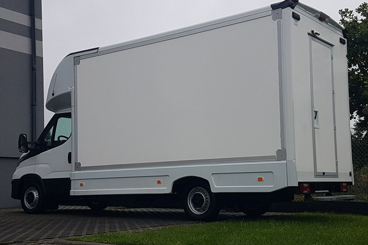 Iveco Daily KONTENER NISKOPODŁOGOWY 4.43x2.23x2.42 SKLEP BAR FOODTRUCK KAMPER AC zdjęcie 28
