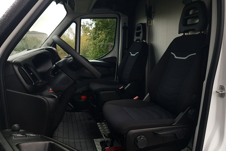 Iveco Daily KONTENER NISKOPODŁOGOWY 4.43x2.23x2.42 SKLEP BAR FOODTRUCK KAMPER AC zdjęcie 7