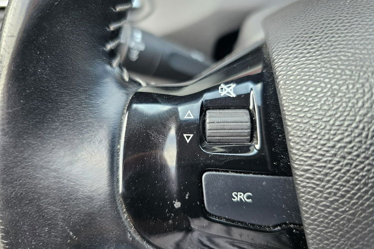 Peugeot 308 SW Model 2020 , nawigacja, czytanie znaków, kontrola pasa ruchu, led zdjęcie 27