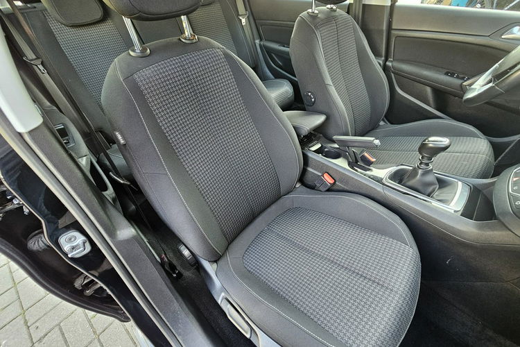 Peugeot 308 SW Model 2020 , nawigacja, czytanie znaków, kontrola pasa ruchu, led zdjęcie 31