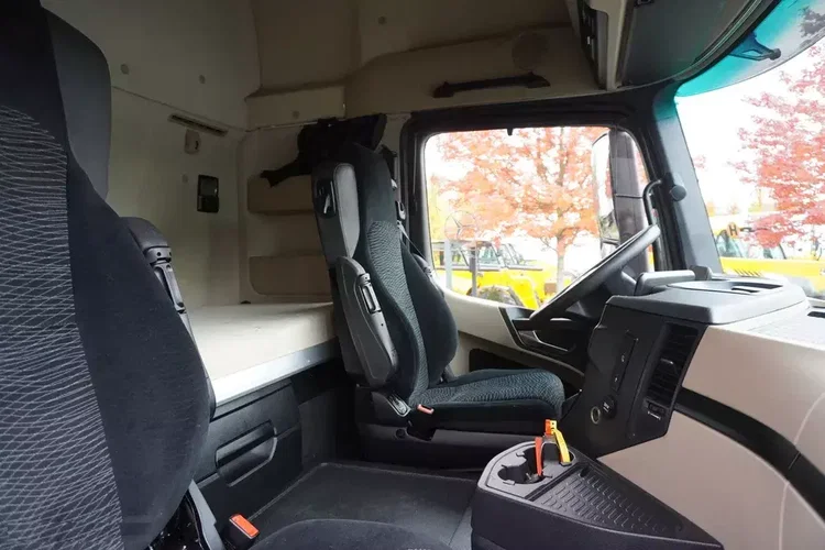 Mercedes Actros 2545 6×2 MP5 / FULL ADR / Firanka 17 EPAL zdjęcie 28