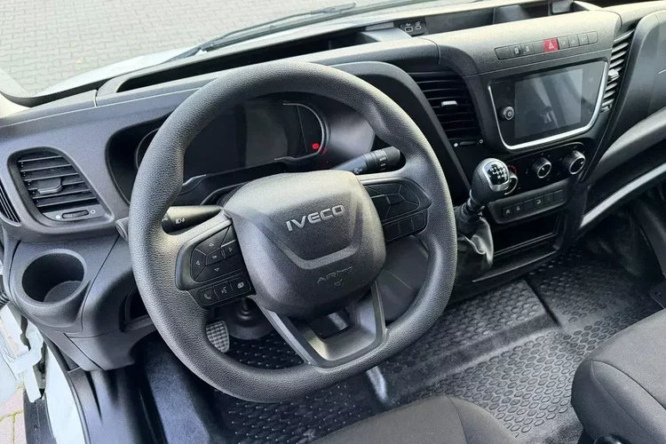 Iveco Daily 35C16 V zdjęcie 11