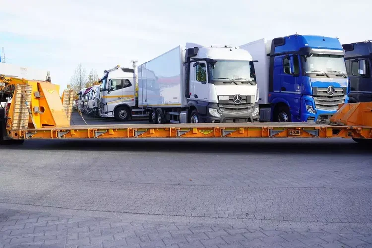 3ABD-48 61.0t / 40 ton ładowności / 3 osie skrętne / zawieszenie hydrauliczne zdjęcie 20