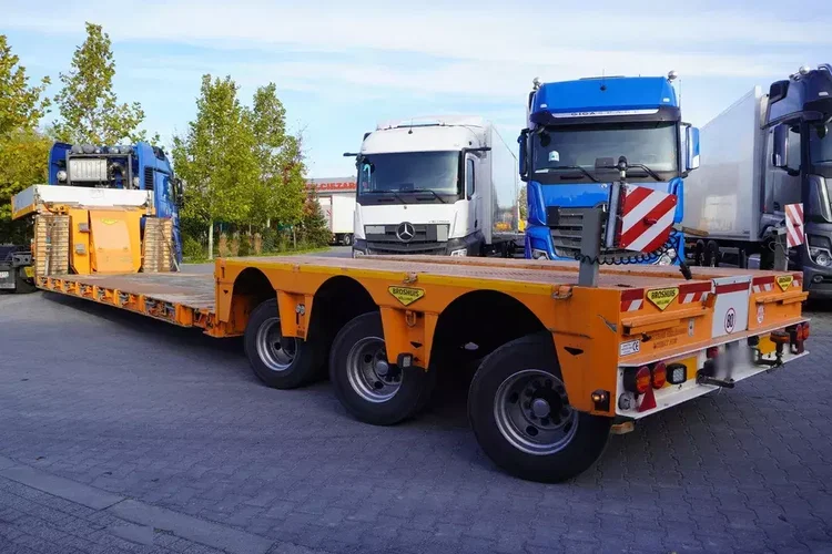 3ABD-48 61.0t / 40 ton ładowności / 3 osie skrętne / zawieszenie hydrauliczne zdjęcie 5