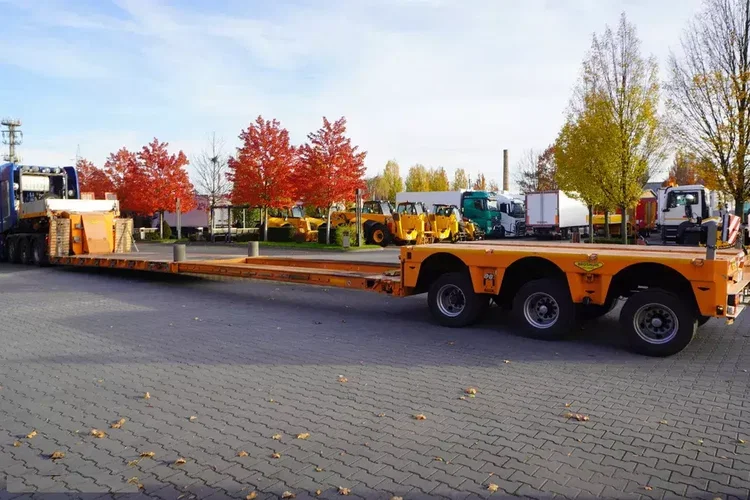 3ABD-48 61.0t / 40 ton ładowności / 3 osie skrętne / zawieszenie hydrauliczne zdjęcie 8