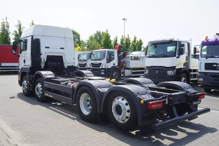 MAN TGS 35.420 8x2 / Rama 6.4 m / 3 osie skrętne zdjęcie 4