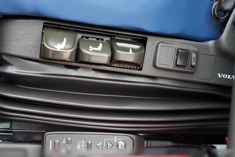 Volvo FH 460 / SOLÓWKA /  6X2 / I-SAVE / KLIMA POSTOJOWA   / OŚ PODNOSZONA SKRĘTNA / WIELTON zdjęcie 27