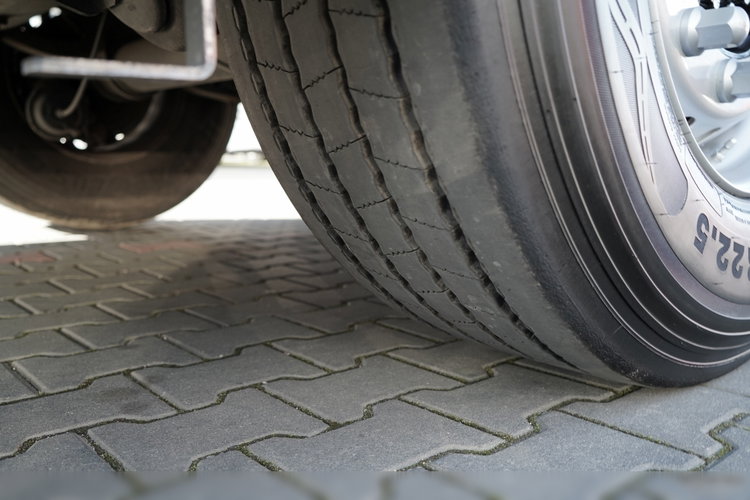 SCHMITZ / CHŁODNIA / THERMO KING SLX 400 / HAKÓWKA / OŚ PODNOSZONA / KOSZ NA PALETY zdjęcie 22