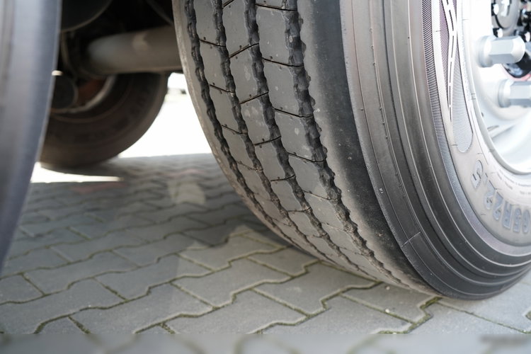 SCHMITZ / CHŁODNIA / THERMO KING SLX 400 / HAKÓWKA / OŚ PODNOSZONA / KOSZ NA PALETY zdjęcie 23