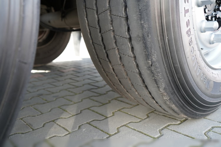 SCHMITZ / CHŁODNIA / THERMO KING SLX 400 / HAKÓWKA / OŚ PODNOSZONA / KOSZ NA PALETY zdjęcie 24