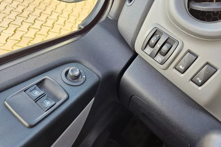 Renault Trafic L2H1 39999zł NETTO 1.6dCi/125KM zdjęcie 17