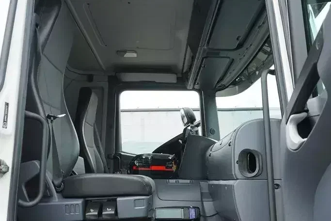 Scania / P 420 / 8 X 4 / TRIDEM / SKRZYNIOWY + HDS / PALFINGER PK 26002 / WYS. 12 M / DŁ. 8 M zdjęcie 10