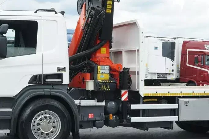 Scania / P 420 / 8 X 4 / TRIDEM / SKRZYNIOWY + HDS / PALFINGER PK 26002 / WYS. 12 M / DŁ. 8 M zdjęcie 32