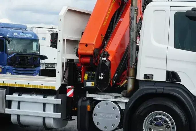 Scania / P 420 / 8 X 4 / TRIDEM / SKRZYNIOWY + HDS / PALFINGER PK 26002 / WYS. 12 M / DŁ. 8 M zdjęcie 39