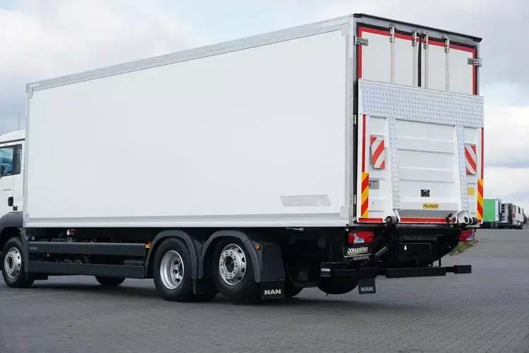 MAN TGS / 26.360 / EURO 6 / CHŁODNIA + WINDA / 20 PALET zdjęcie 40